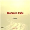 Blonde in trafic